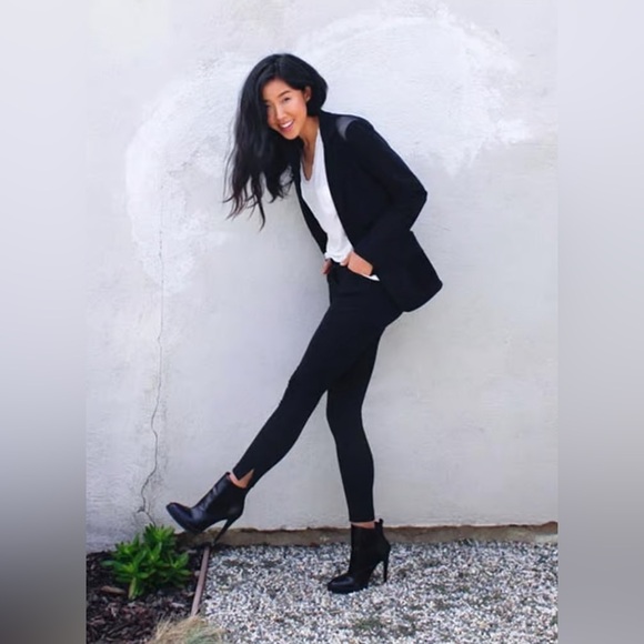 AELLA Los Angeles tailored black blazer, hook & eye closure, mesh shoulders sz M - Picture 2 of 11